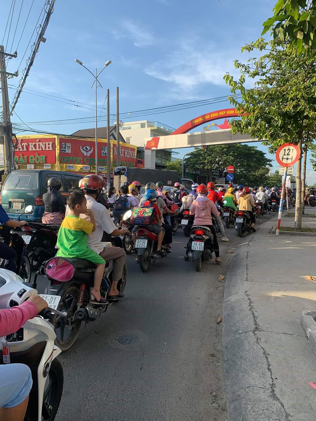 Dịch vụ đăng ký xe tại Dĩ An