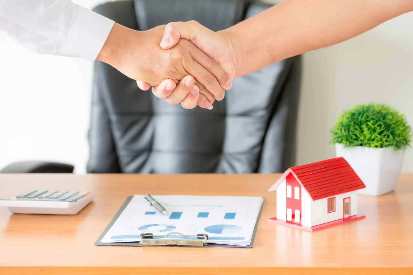 Liên hệ luật sư tư vấn top 5 lưu ý pháp lý khi mua đất tại Bình Dương qua số 0934 674 599 – 0971 491 595